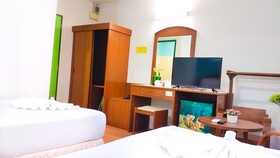 J.Holiday Inn