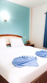 J.Holiday Inn