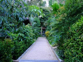 KiriRaya Resort & Spa