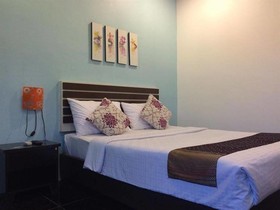 Loma Place Hotel
