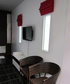 Loma Place Hotel