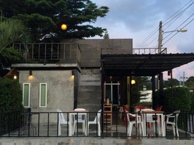Loma Place Hotel