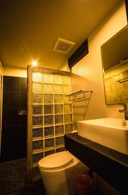 Loma Place Hotel