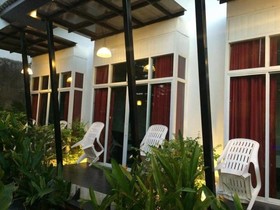 Loma Place Hotel