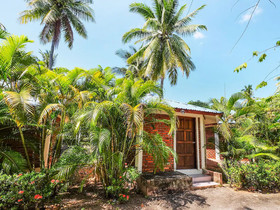 Marina House by OYO Rooms