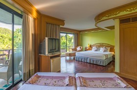 Maritime Park & Spa Resort