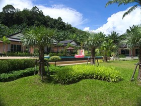 Palm Kiri Resort