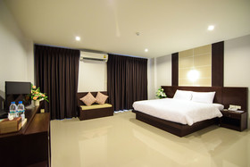 Peak Boutique City Hotel