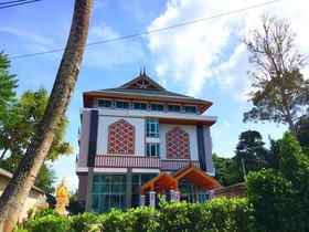 Peak Boutique City Hotel