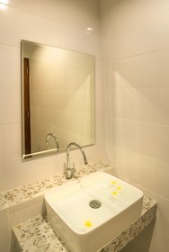 Pinthong Aonang Villa