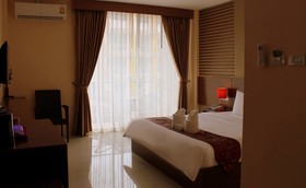 Silver Sand Suites