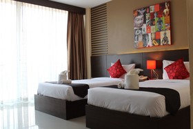 Silver Sand Suites