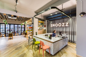 Snoozz Hotel
