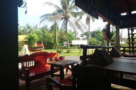 The Lazy Bar and Guesthouse