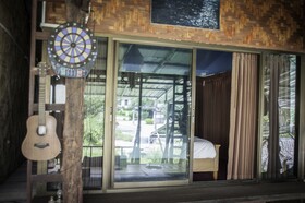 The Lazy Bar and Guesthouse