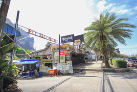 The Moment Hostel by OYO Rooms