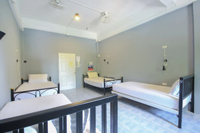 The Moment Hostel by OYO Rooms