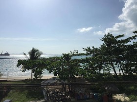 The Royhanna Beach House