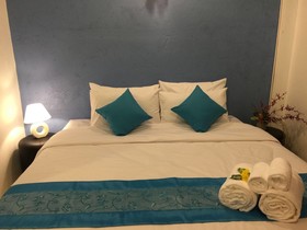 The Royhanna Beach House