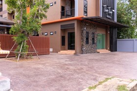 Thip Thip Hotel