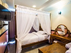 U Residence Hotel