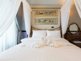 U Residence Hotel