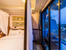 U Residence Hotel