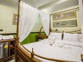 U Residence Hotel