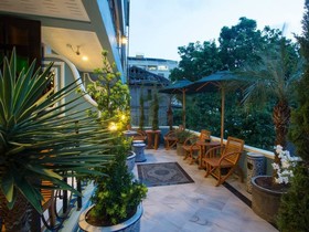 U Residence Hotel