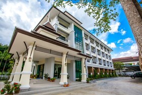Wanarom Residence Hotel
