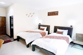Baan Na Khon Hotel