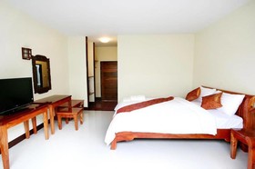 Baan Na Khon Hotel
