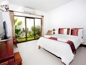 Baan Na Khon Hotel