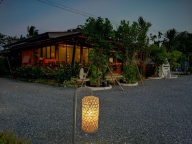 Baan Rom Lom Yen