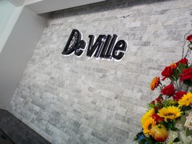 De Ville Nakhon