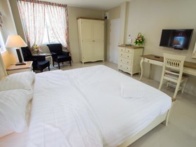 De Ville Nakhon