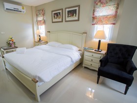 De Ville Nakhon