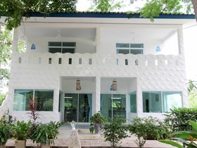 Issara Beach Resort