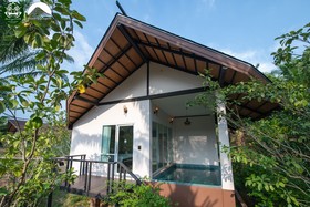Khaosok Legend Pool Villa