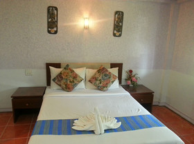 Holiday Hotel