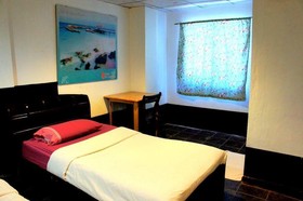 Golden Bee Phi Phi