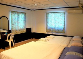 Golden Bee Phi Phi