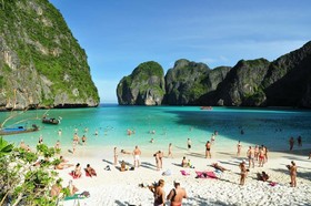 Phi Phi October House