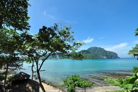 Phi Phi October House