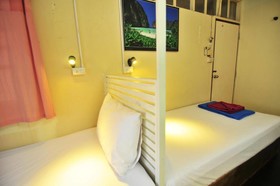 Phi Phi October House