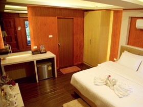 Poohbar Resort & Lotusdive