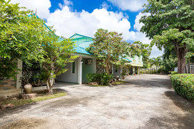 Khum Suk Resort