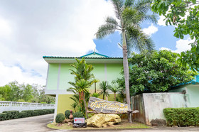 Khum Suk Resort