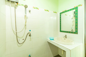 Khum Suk Resort