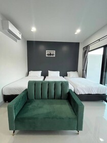 Hillside Premium Hotel